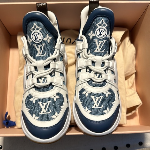 LV Archlight Sneaker - Picture 1 of 11